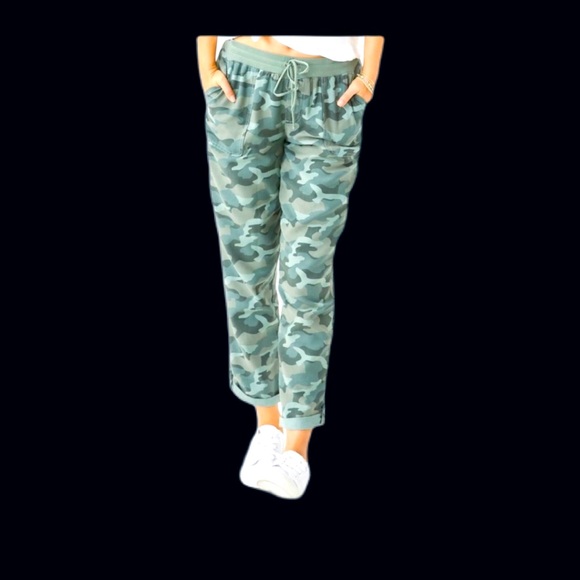 Maurices Pants - Maurice’s Weekender Camo Pants